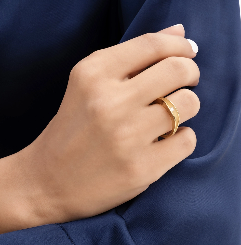 1266_Kooheji_Jewellery_Cammilli_Ring_YG_K004-014-000030-DIA-R-YL-OO-SI-G_7.webp