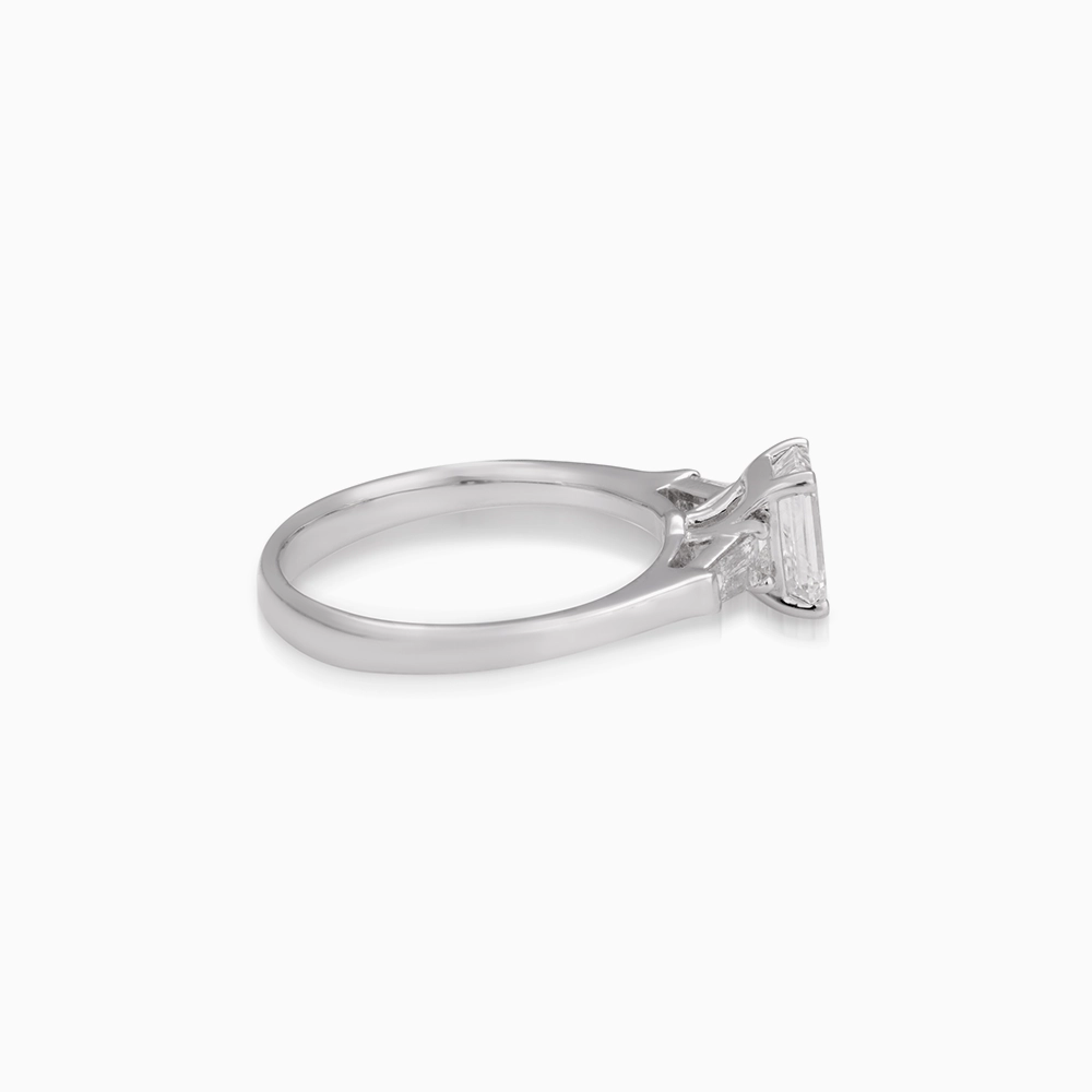 1043_Kooheji_Jewellery_Alfarah_Solitaire_Ring_WG_K001-001-000414-DIA-R-WT-OO-SI-E-H_4.webp