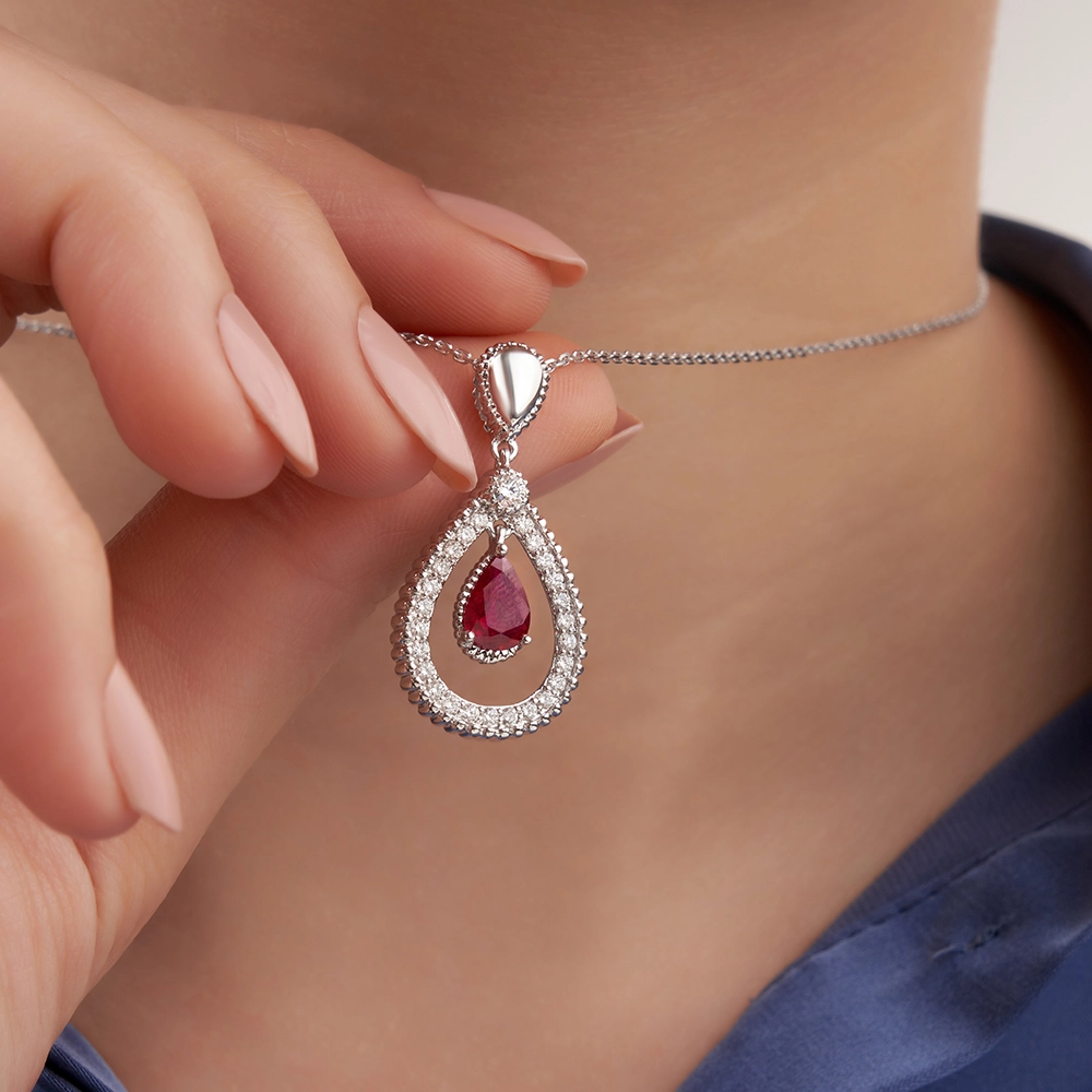 3633_Kooheji_Jewellery_Fashion_Color_Necklace_WG_K002-007-000686-RBY-P-WT-OO-SI-G-H_8.webp