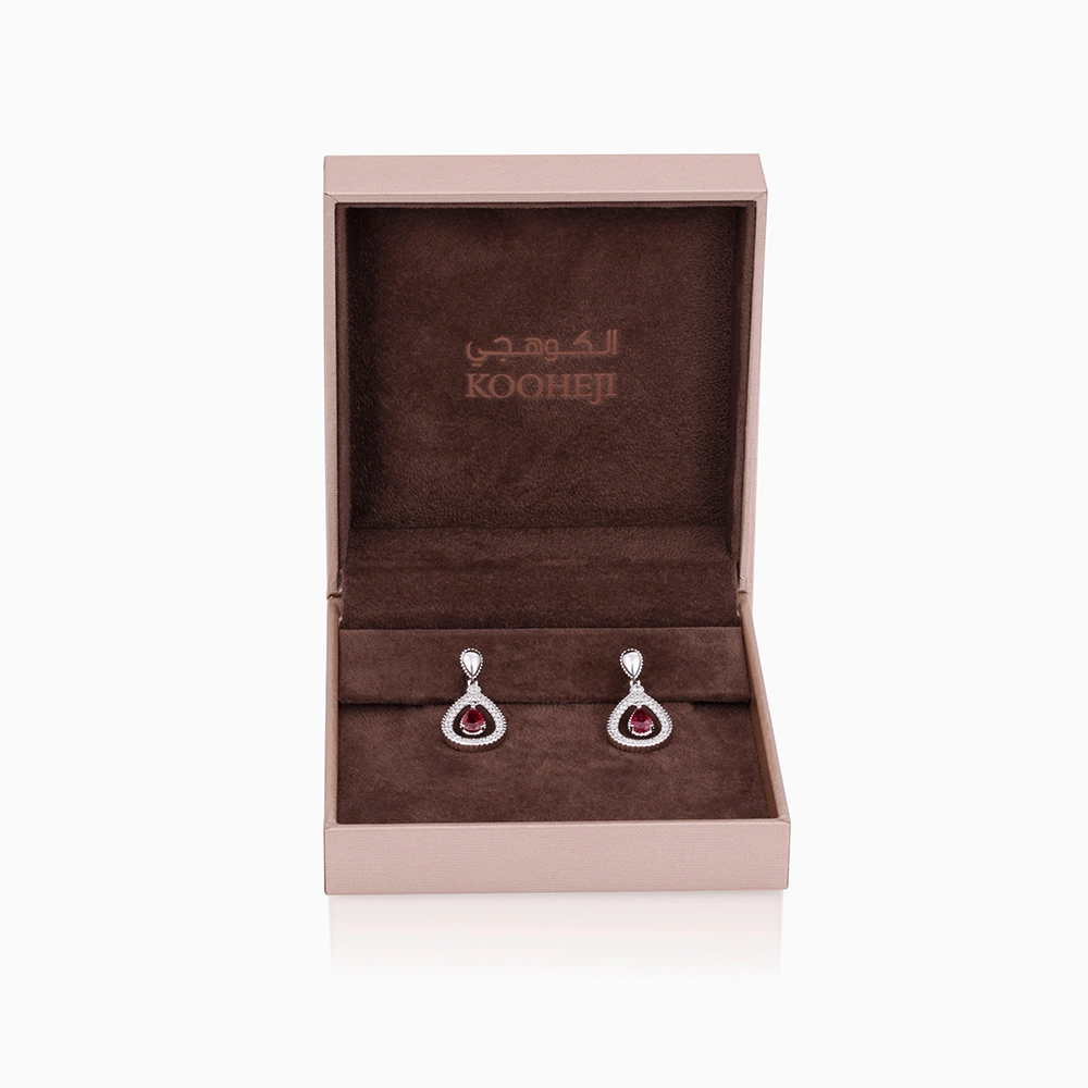 3639_Kooheji_Jewellery_Fashion_Color_Earring_WG_K002-007-000686-RBY-E-WT-OO-SI-G-H_6.webp